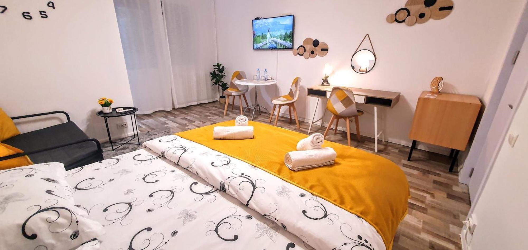 The Yellow King - Luxurious Apartment Букурещ Екстериор снимка